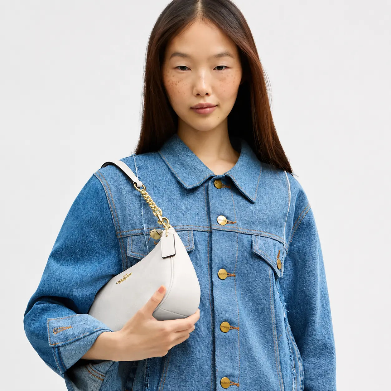 Teri Shoulder Bag In Signature Canvas