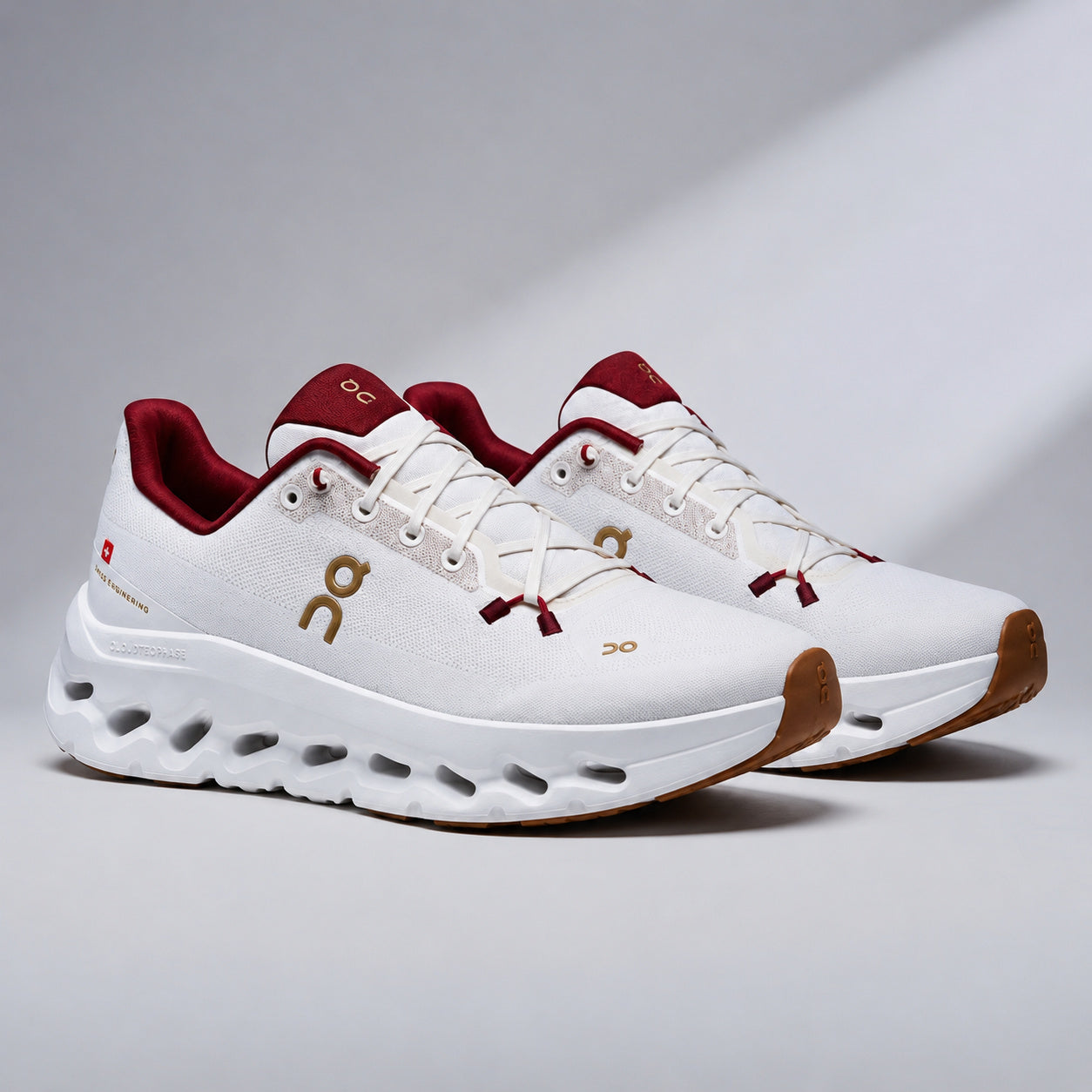 Cloudtilt White|Red