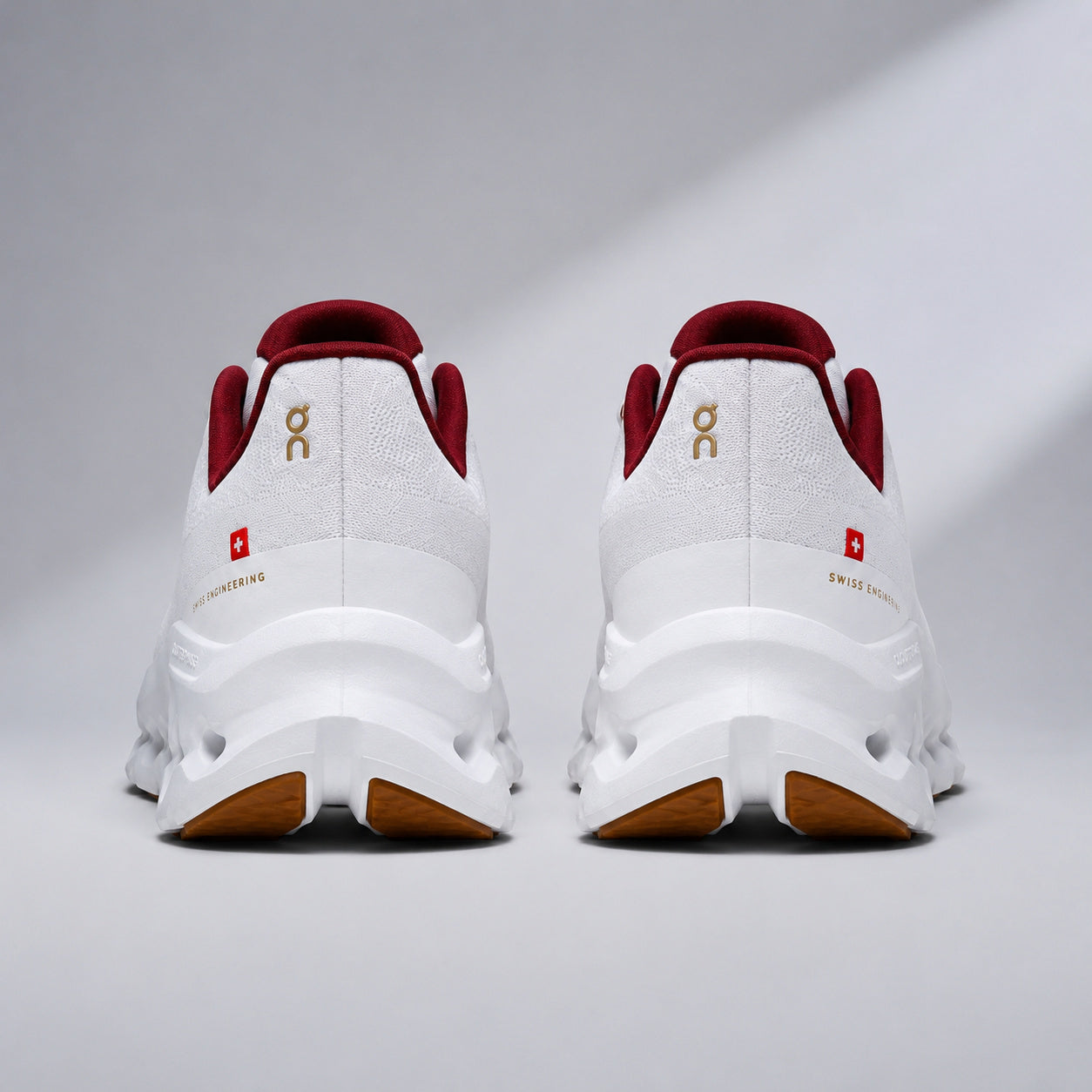 Cloudtilt White|Red