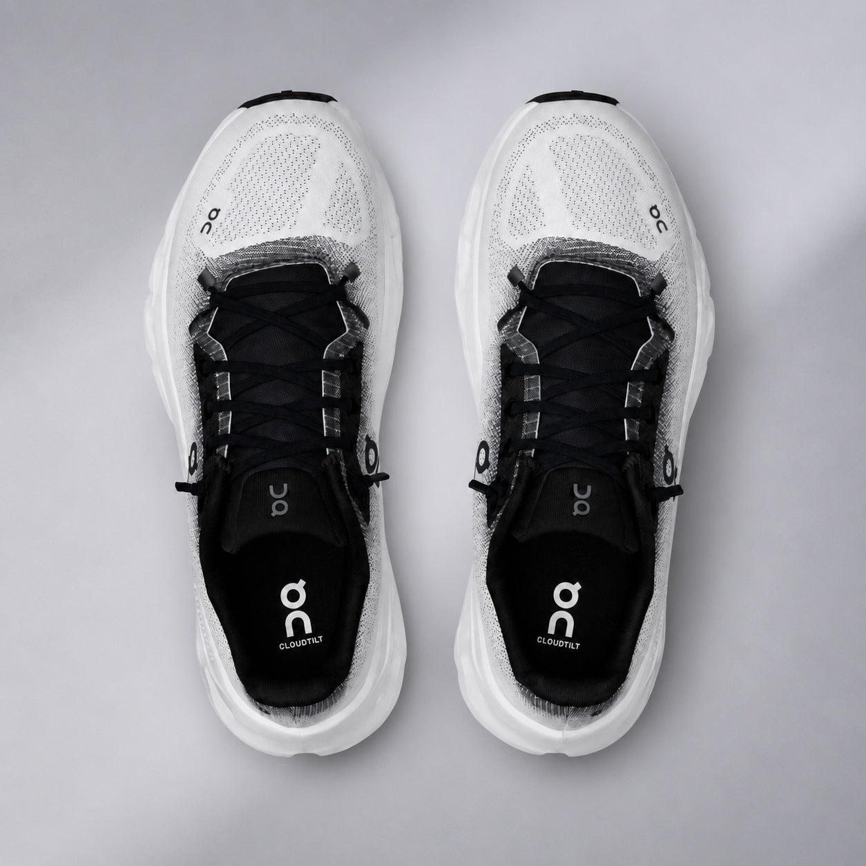 Cloudtilt Black|Ivory